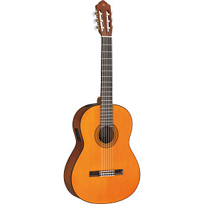 Классическая гитара с подключением Yamaha CGX102